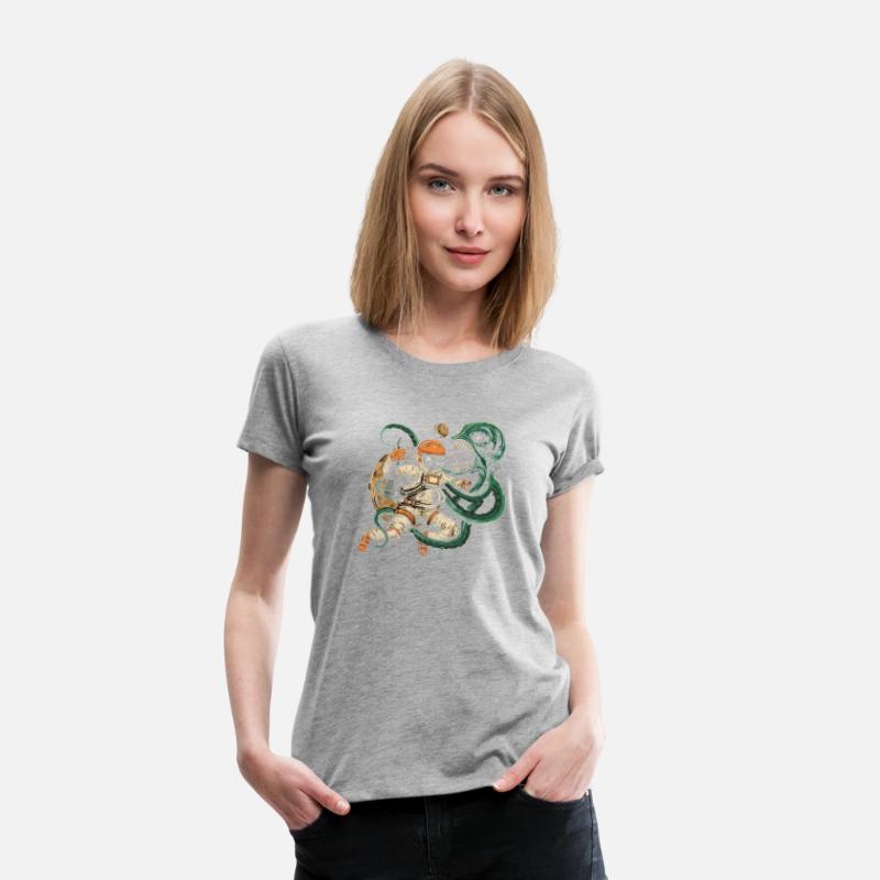 ASTRONAUT FIGHTS OCTOPUS Classic T-Shirt