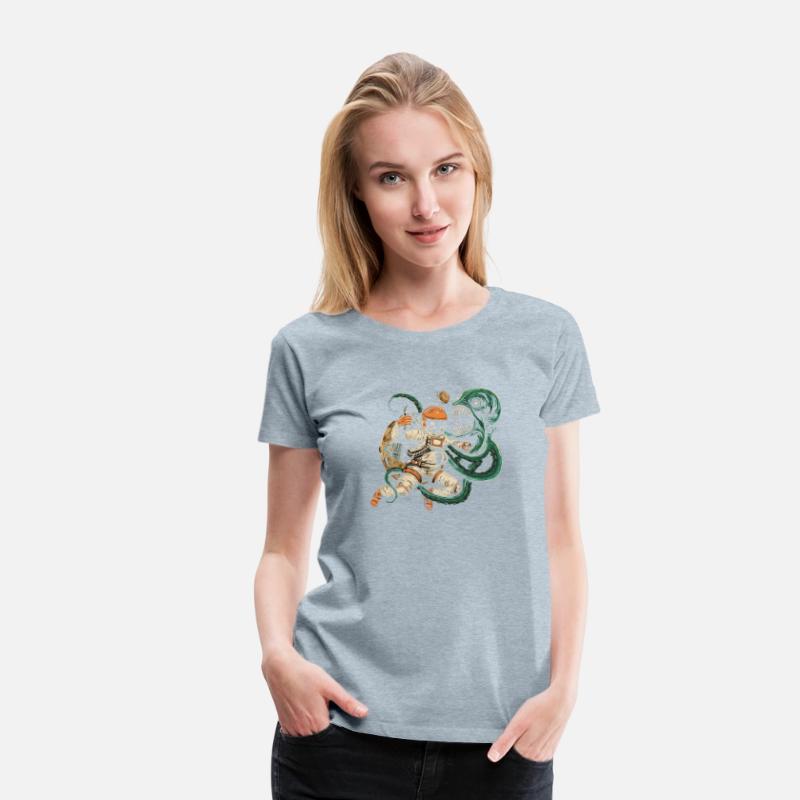 ASTRONAUT FIGHTS OCTOPUS Classic T-Shirt